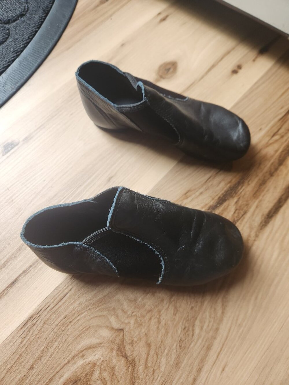 CAPEZIO Black Leather Dance Shoes Little Girls size 1